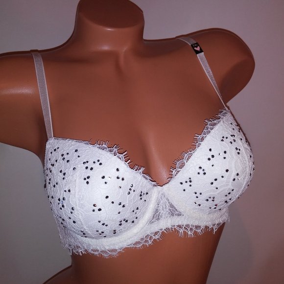 Victoria Secret Bra - Picture 1 of 9